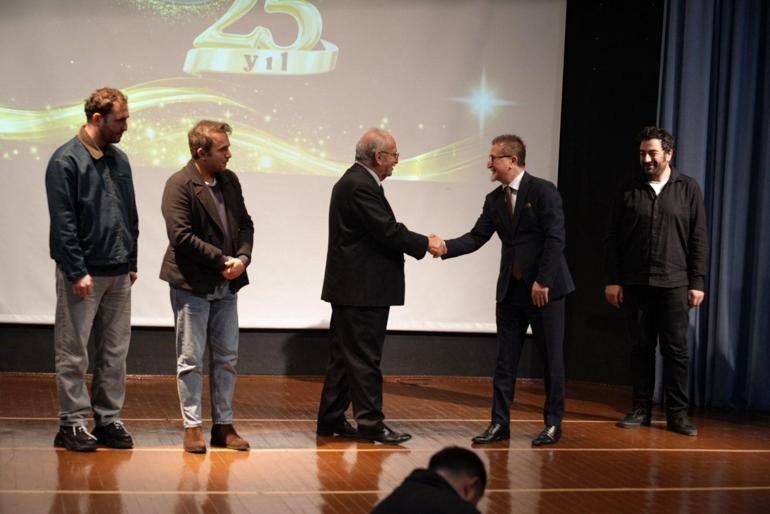 TBŞT Direklerarası Seyirci Ödülleri’nden çifte zaferle döndü