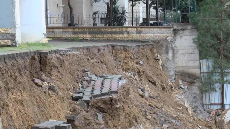 Kadıköy’de 5 katlı binanın istinat duvarı çöktü