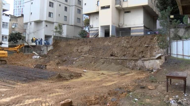 Kadıköy’de 5 katlı binanın istinat duvarı çöktü