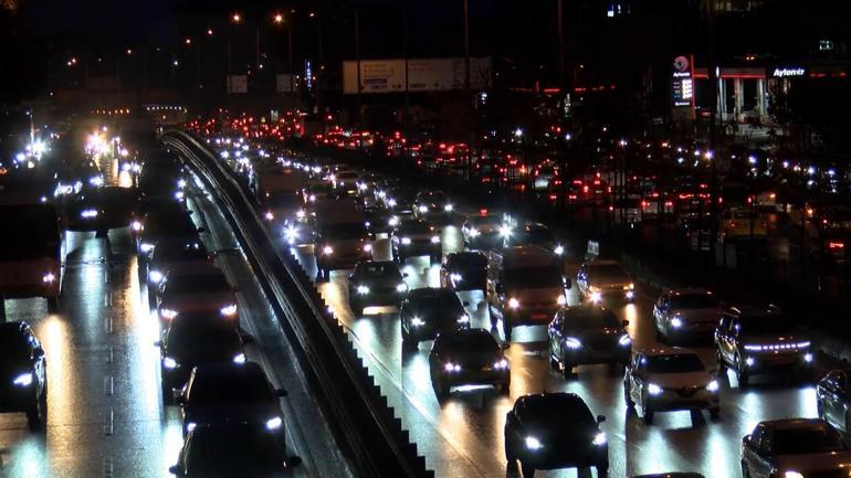 İstanbul’da trafik yoğunluğu yüzde 90a ulaştı