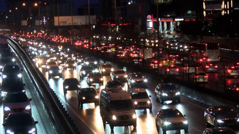 İstanbul’da trafik yoğunluğu yüzde 90a ulaştı