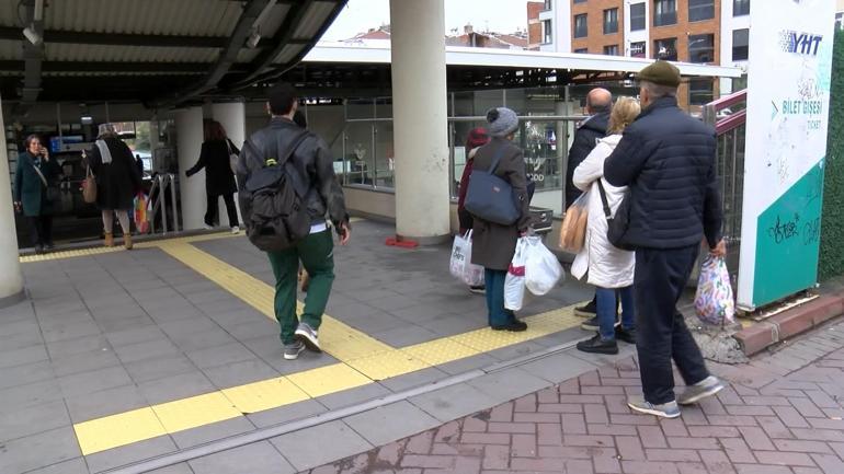 Bakırköy Marmaray İstasyonunda bir kişi raylara düştü; seferlerde aksama yaşandı