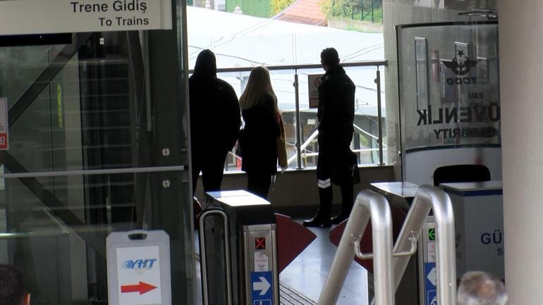 Bakırköy Marmaray İstasyonunda bir kişi raylara düştü; seferlerde aksama yaşandı