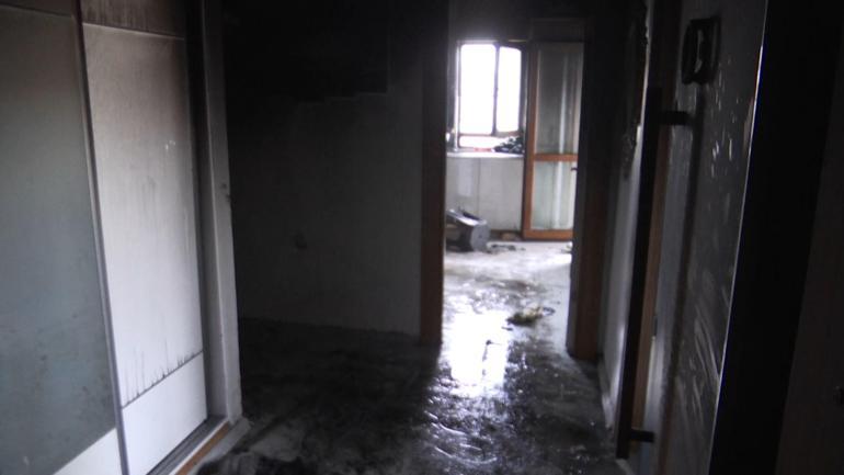 9 kişinin etkilendiği yangın haberini alan sürücü, hız yapınca kamyonetiyle otobüse çarptı