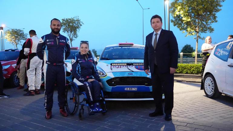 Türkiyenin ilk engelli kadın pilotundan podyumda çifte başarı