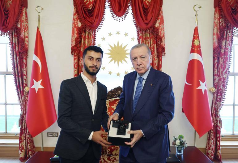 Cumhurbaşkanı Erdoğan, Oscar ödüllü Filistinli yönetmen Basel Adra ile görüştü