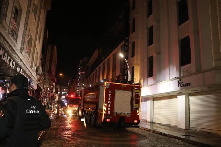 Vanda otelin restoran kısmında yangın paniği