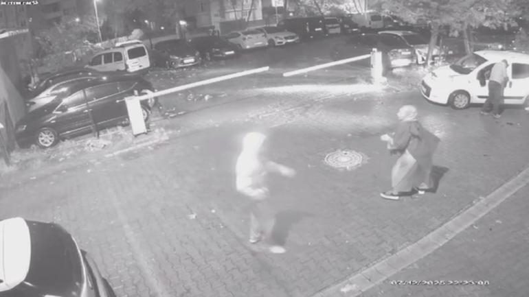 Pendikte 2 kişiye çarpan alkollü sürücü kaçmaya çalıştı, 7 araca daha çarptı; kaza kamerada