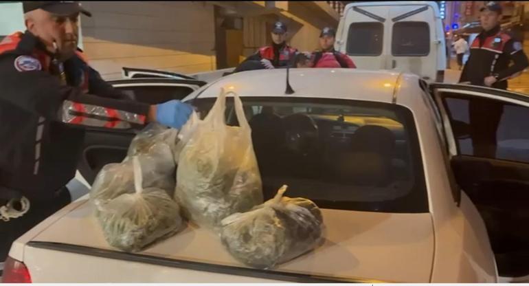 Ankarada 4 kilo esrar ele geçirildi: 2 gözaltı