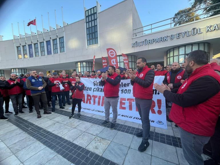 İzmirde belediye işçilerinin eylemi 2nci günde