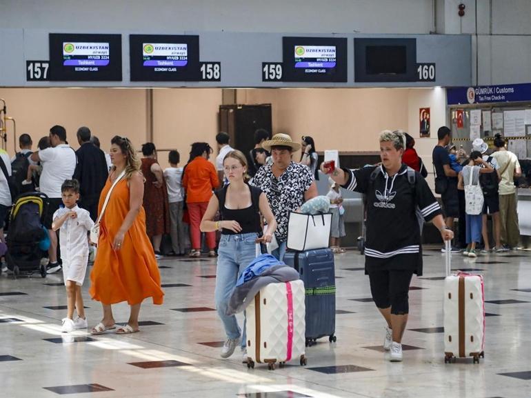 Antalya Havalimanında kasım trafiği; 1,7 milyon yolcuya hizmet verildi