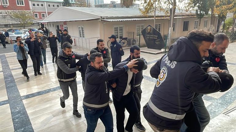 2 ayrı iş yerine yönelik silahlı saldırıda 2 kişiyi yaralayan motosikletli 4 şüpheli adliyede