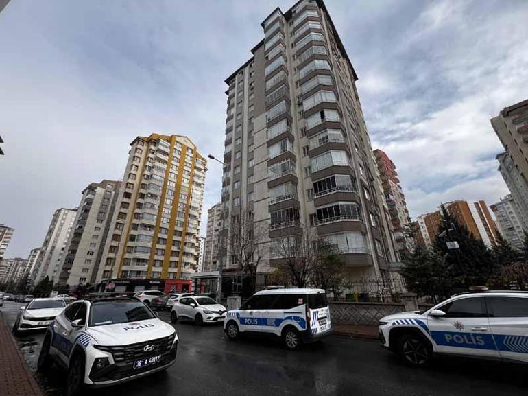 Boşanma aşamasındaki eşini öldürmek için yaşadığı binaya gitti, tartıştığı başka bir kadını öldürdü