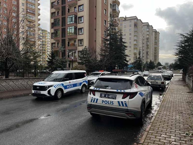 Boşanma aşamasındaki eşini öldürmek için yaşadığı binaya gitti, tartıştığı başka bir kadını öldürdü