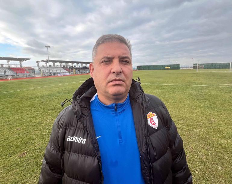 17 futbolcusu hak mahrumiyeti alan Edirnespor’da teknik direktörden destek çağrısı