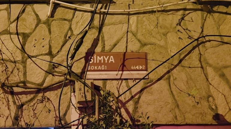 Arnavutköyde silah zoruyla girdikleri evde 4 yaşındaki çocuk ile annesini darbederek, ziynet eşyalarını gasbettiler