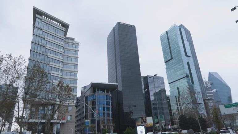 Hong Kongdaki yangın sonrası uzmandan uyarı: 50,5 metrenin üzerindeki binalarda 2 kaçış kovanı olmalı