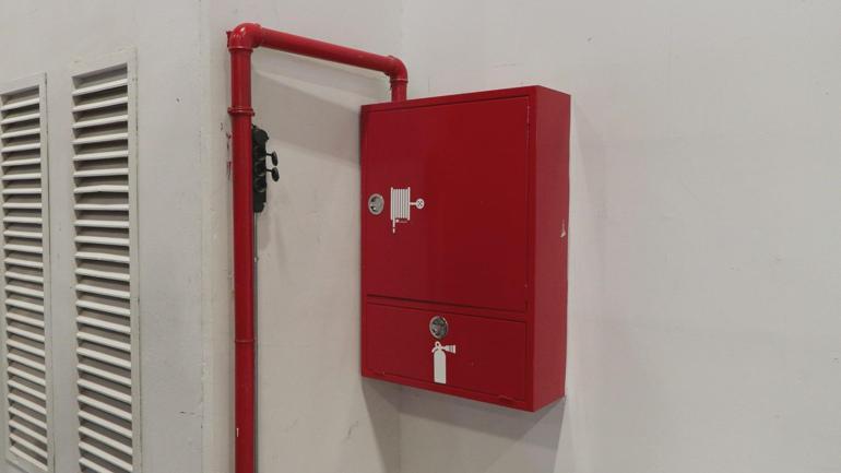 Hong Kongdaki yangın sonrası uzmandan uyarı: 50,5 metrenin üzerindeki binalarda 2 kaçış kovanı olmalı