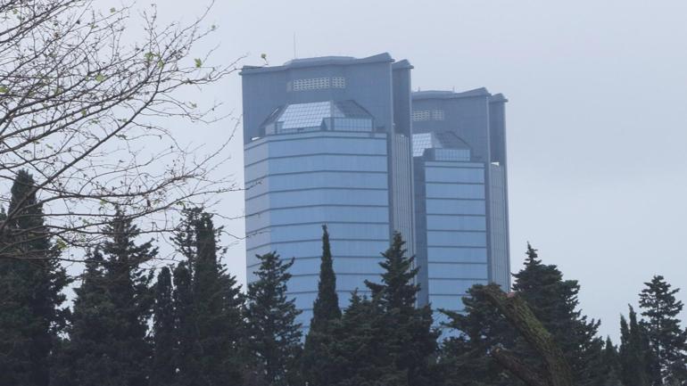 Hong Kongdaki yangın sonrası uzmandan uyarı: 50,5 metrenin üzerindeki binalarda 2 kaçış kovanı olmalı