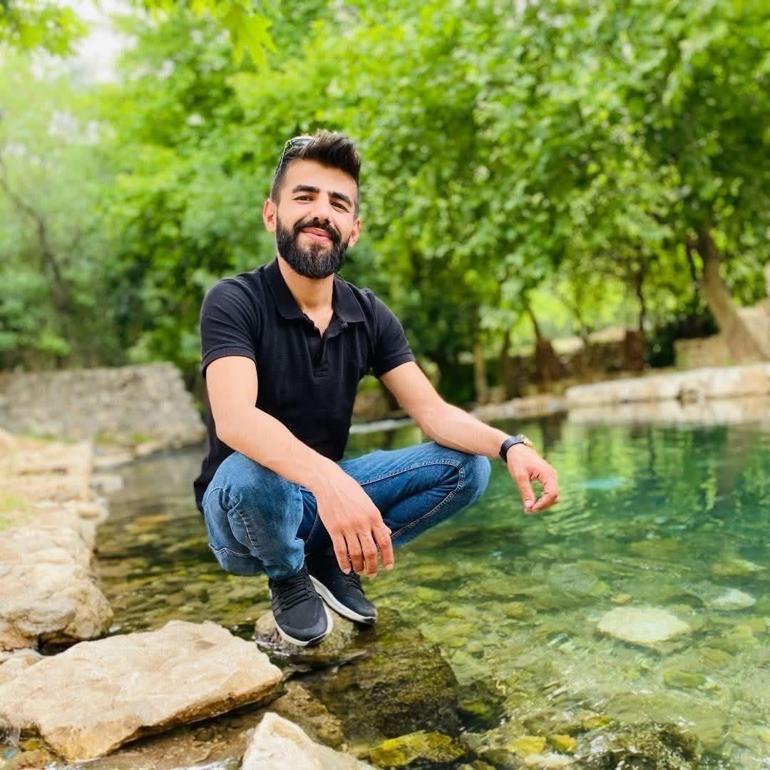 Otel muhasebecisi, otomobilde başından vurulmuş halde ölü bulundu