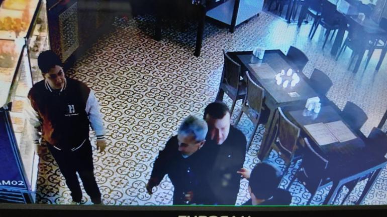 Garson, nefes borusuna yemek kaçan müşteriyi Heimlich manevrasıyla kurtardı