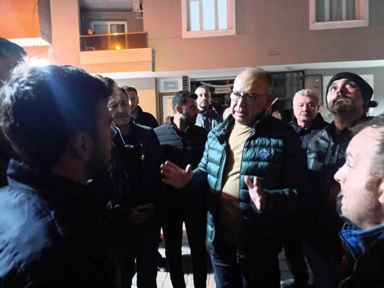 Manisa’da inşaat çalışmasının yanındaki 2 binada çatlaklar oluştu, 15 kişi tahliye edildi