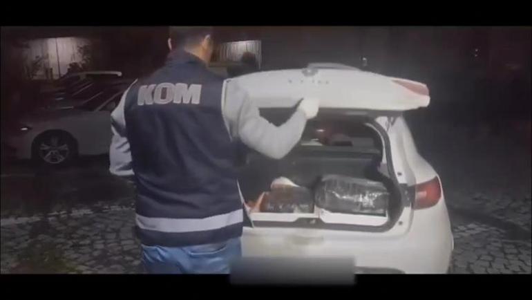 Polisin durdurduğu otomobilden cephanelik ele geçirildi