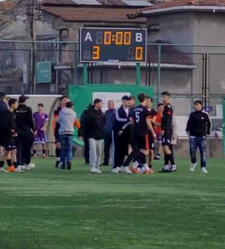 Liseler arası futbol turnuvasında öğretmen darbedildi; 2 öğrenciye gözaltı