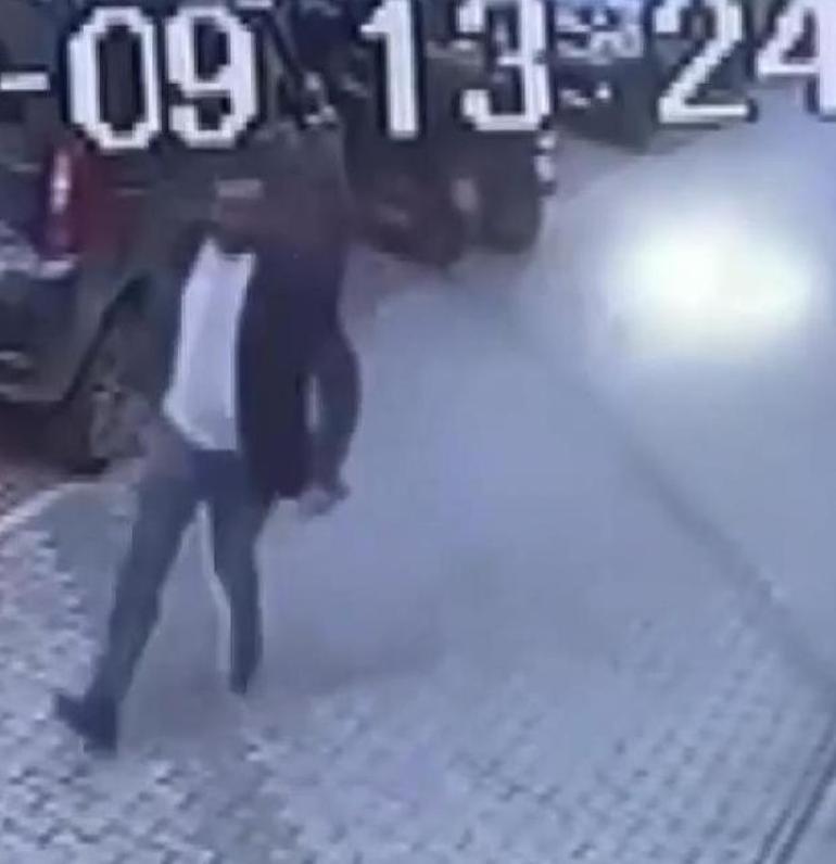 Fatihteki kiracının ev sahibini öldürdüğü silahlı saldırı kamerada