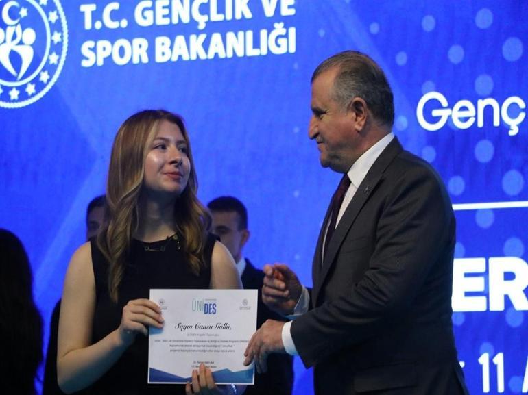 Bakan Bak: Türkiye Yüzyılı, gençlerin yüzyılı olacak