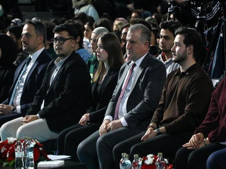 Bakan Bak: Türkiye Yüzyılı, gençlerin yüzyılı olacak