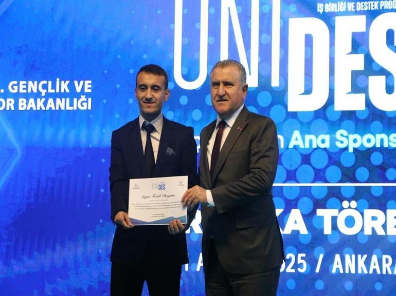 Bakan Bak: Türkiye Yüzyılı, gençlerin yüzyılı olacak