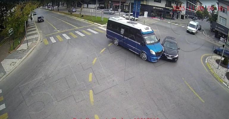 Sakaryada, KGYS kameralarına yansıyan 4 kazadan 3ü kavşaklarda