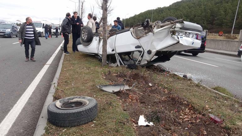 Ters dönen otomobildeki 2 kişi yaralandı; kaza kamerada