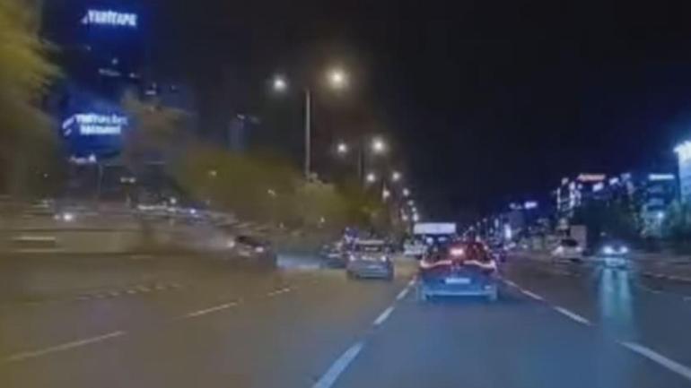 Kadıköyde makas atan sürücünün sebep olduğu kaza kamerada