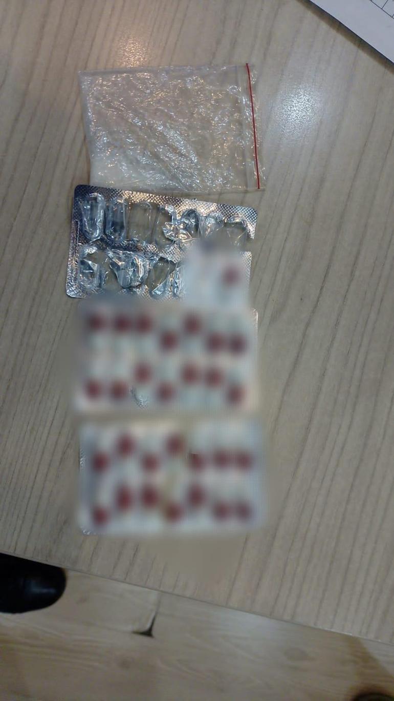 Eve yapılan baskında 1i firari hükümlü 6 kişi, tabanca ve bıçaklarla polise direndi