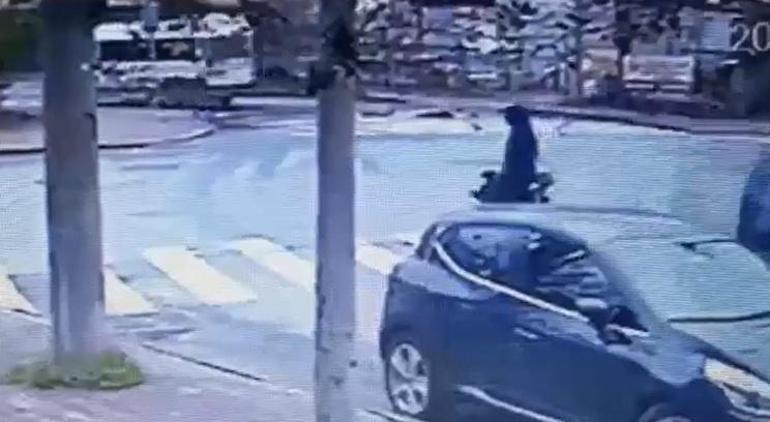 Minibüsün çarparak Miraç’ın ölümüne neden olduğu kazanın kamera görüntüsü ortaya çıktı