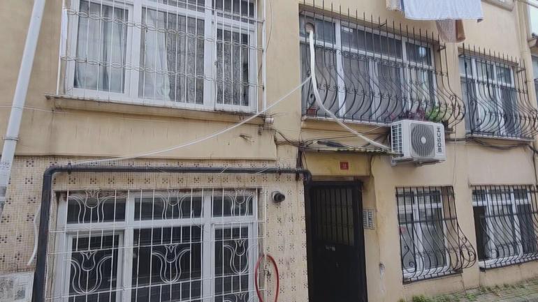 Fatihte 4 katlı binanın zemininde çökme meydana geldi