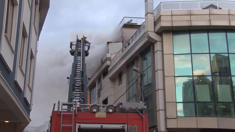 Ataşehirde otelde yangın; 9 kişi kurtarıldı