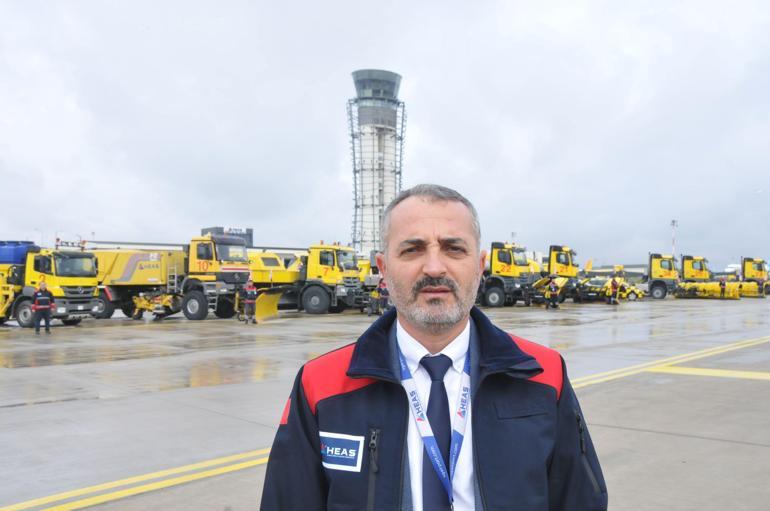 Sabiha Gökçen Havalimanında karla mücadele ekipleri hazırlıklarını tamamladı