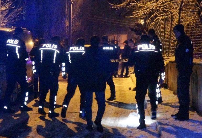 Evinin önünde başına isabet eden tek kurşunla öldürüldü