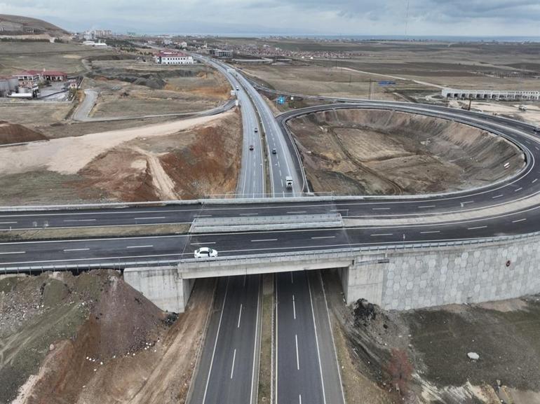 Bakan Uraloğlu, Van Çevre Yolunun 28 kilometrelik 2 etabının açılışını yaptı