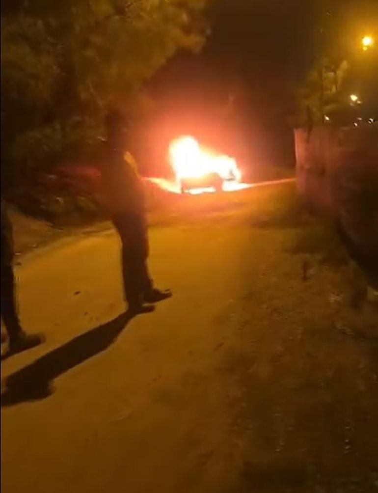 Adanada park halindeki otomobilde patlama sonrası yangın; 1 ölü