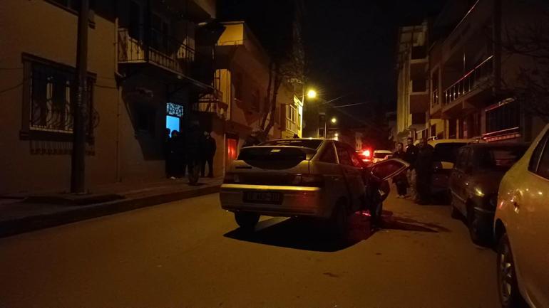 Bursada hafif ticari araç ile otomobil çarpıştı: 2 yaralı