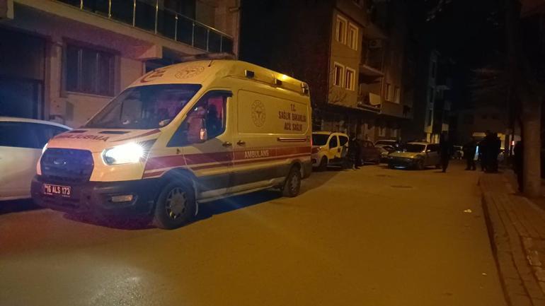 Bursada hafif ticari araç ile otomobil çarpıştı: 2 yaralı