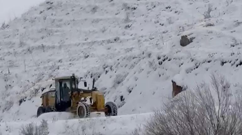 Erzincanda 12 köy yolu, kardan kapandı