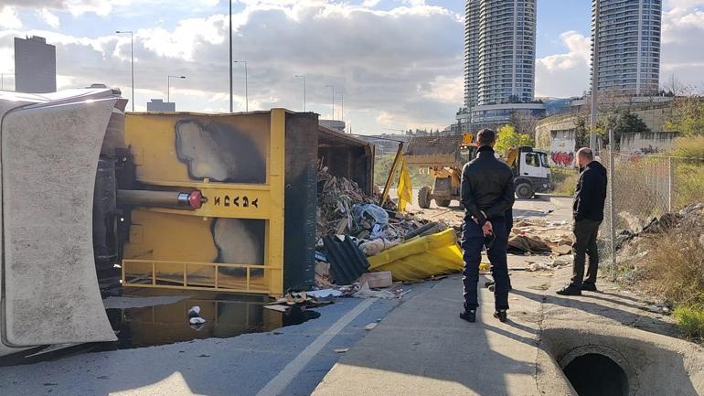 Başakşehirde refüjü çarpan hafriyat kamyonu karşı şeride devrildi