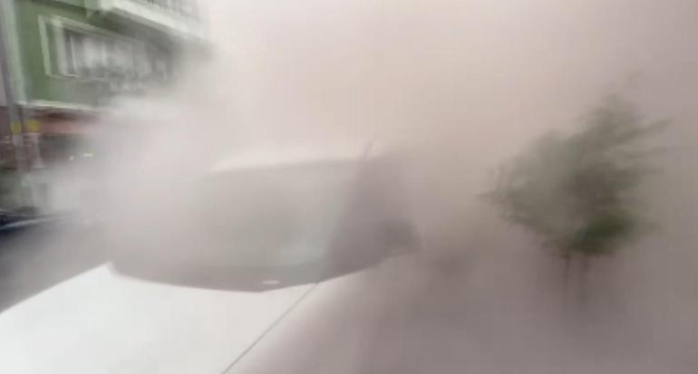 Yıkımına zeminden başlanan 4 katlı binanın en üst katı ayakta kaldı