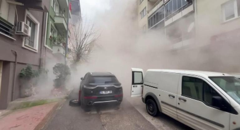 Yıkımına zeminden başlanan 4 katlı binanın en üst katı ayakta kaldı