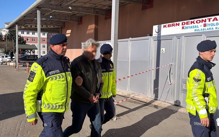 Durdurulan araçtan 15 kaçak göçmen yakalandı